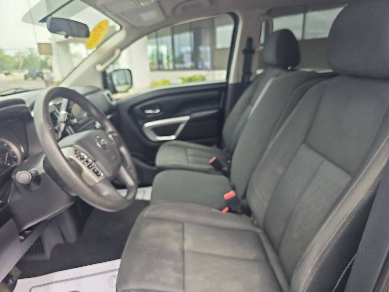 2018 Nissan Titan SV