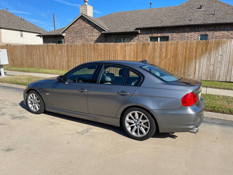 2011 BMW 3 Series 328i photo 3