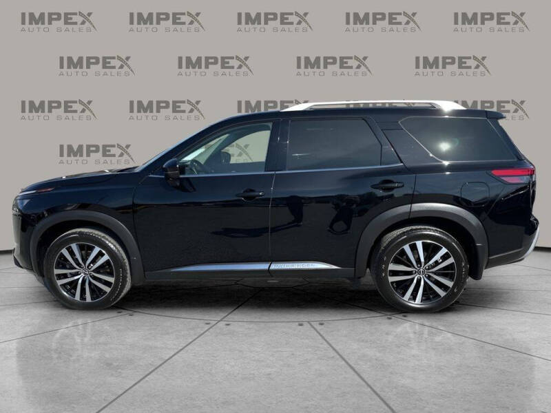2025 Nissan Pathfinder Platinum