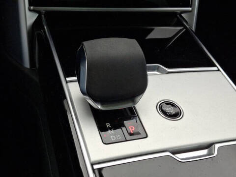 2025 Land Rover Range Rover P550e SE