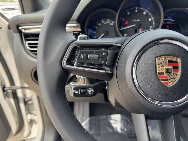 2025 Porsche Macan