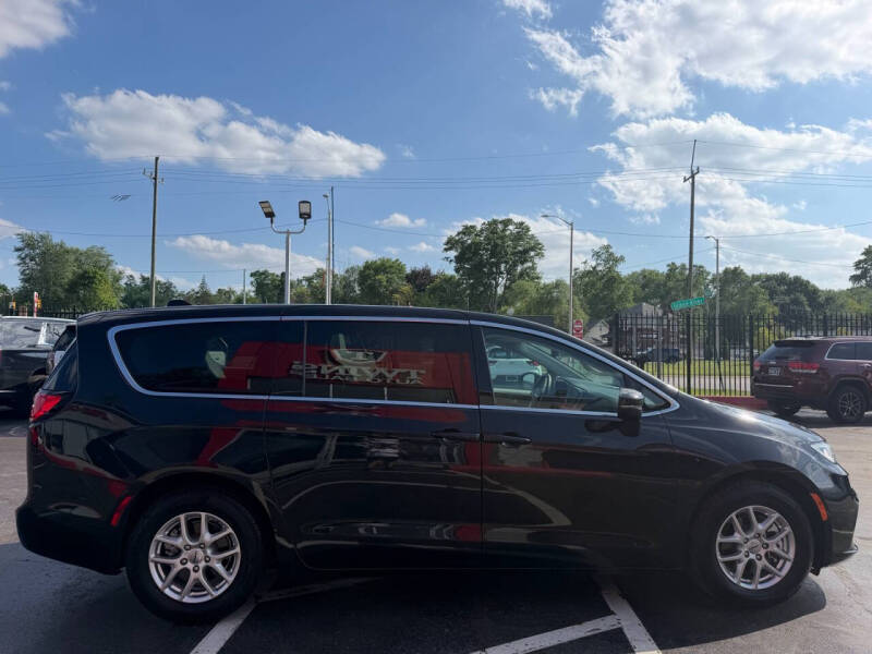 2023 Chrysler Pacifica Touring L