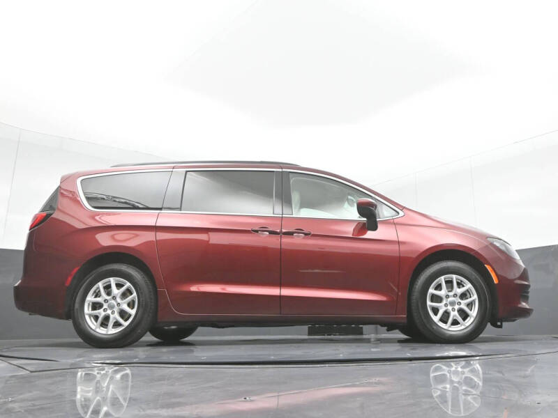 2020 Chrysler Voyager LXi
