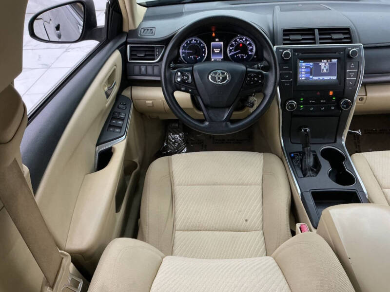 2016 Toyota Camry LE