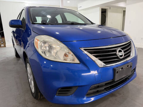 2013 Nissan Versa 1.6 SV