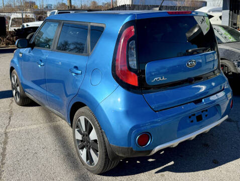 2017 Kia Soul +