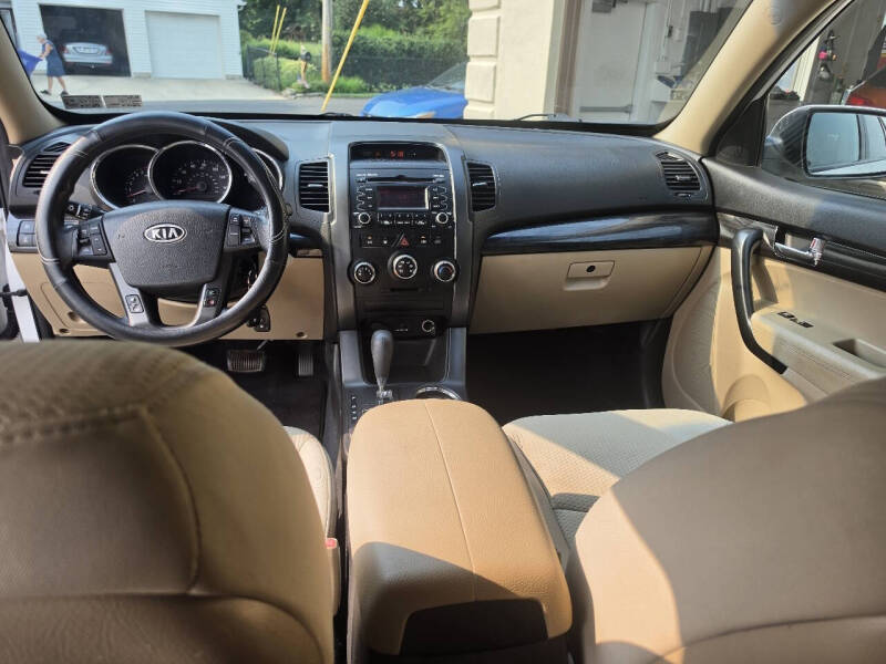 2011 Kia Sorento LX