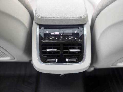 2017 Volvo S90 T6 Momentum