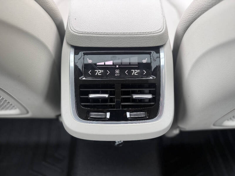 2017 Volvo S90 T6 Momentum