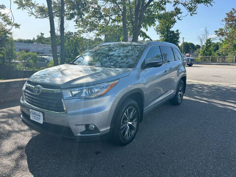 2016 Toyota Highlander for sale at ANDONI AUTO SALES in Worcester MA