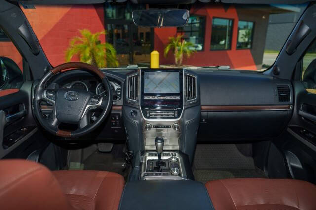 2019 Toyota Land Cruiser