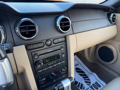 2005 Ford Mustang GT Premium