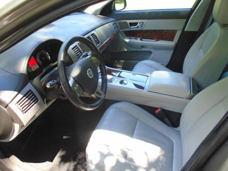 2009 Jaguar XF Luxury