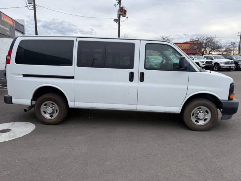2017 Chevrolet Express 2500