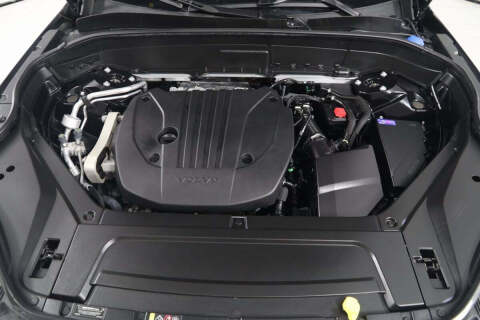 2025 Volvo XC90 B5 Plus Bright Theme