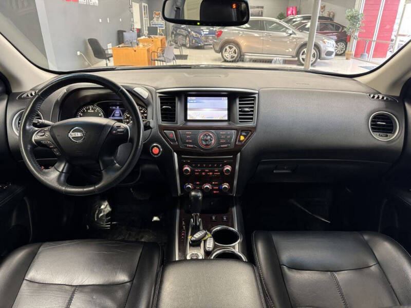 2016 Nissan Pathfinder SL
