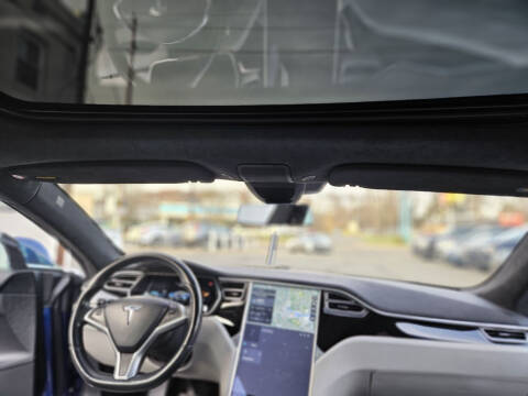 2015 Tesla Model S 90D