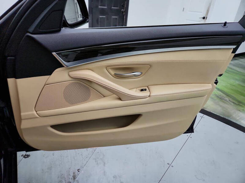 2015 BMW 5 Series 528i