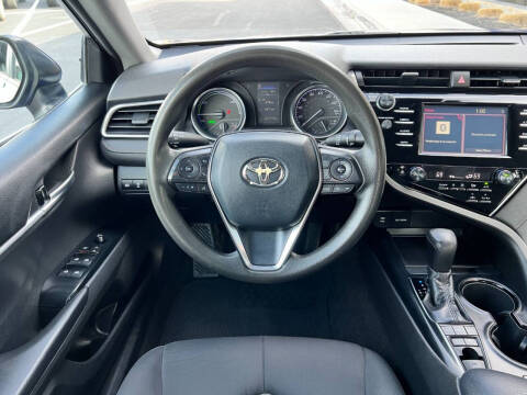 2018 Toyota Camry Hybrid LE