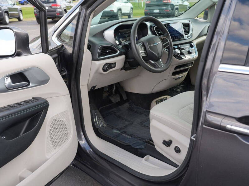 2017 Chrysler Pacifica Hybrid Touring Plus