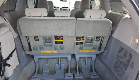 2014 Toyota Sienna LE 8-Passenger