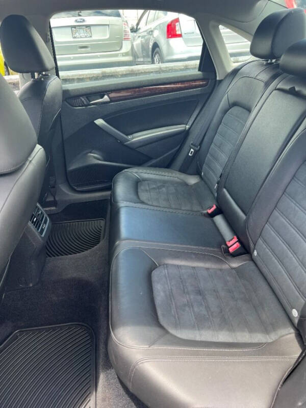 2013 Volkswagen Passat SEL PZEV