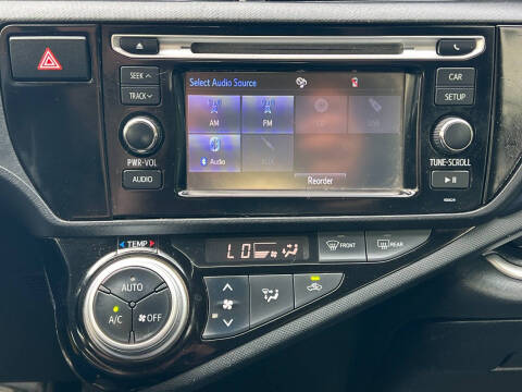 2016 Toyota Prius c Three