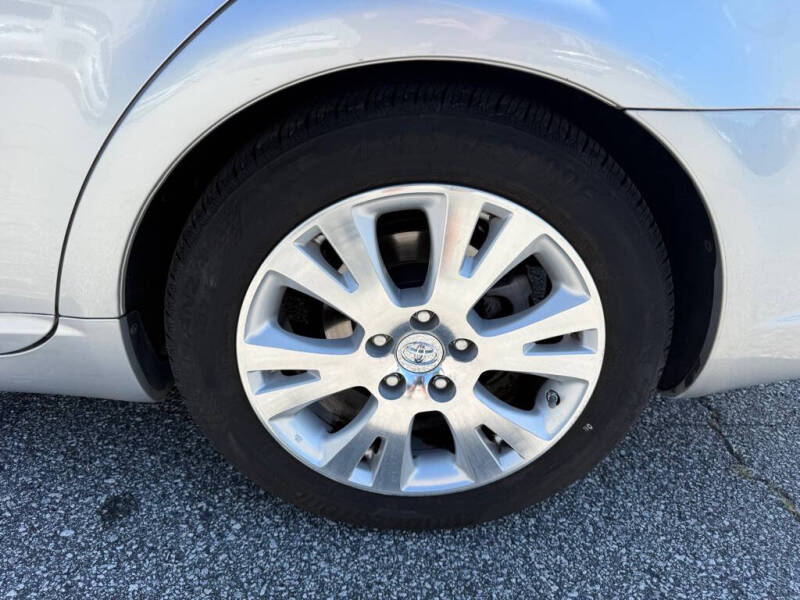 2010 Toyota Avalon XLS