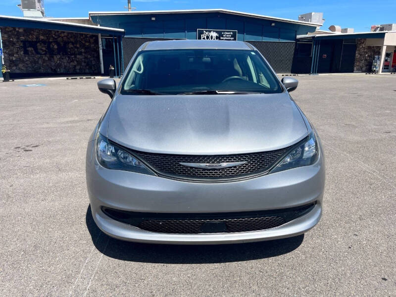 2021 Chrysler Voyager LX