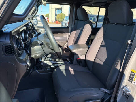 2022 Jeep Gladiator Altitude