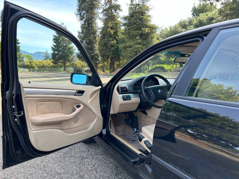 2004 BMW 3 Series 325i
