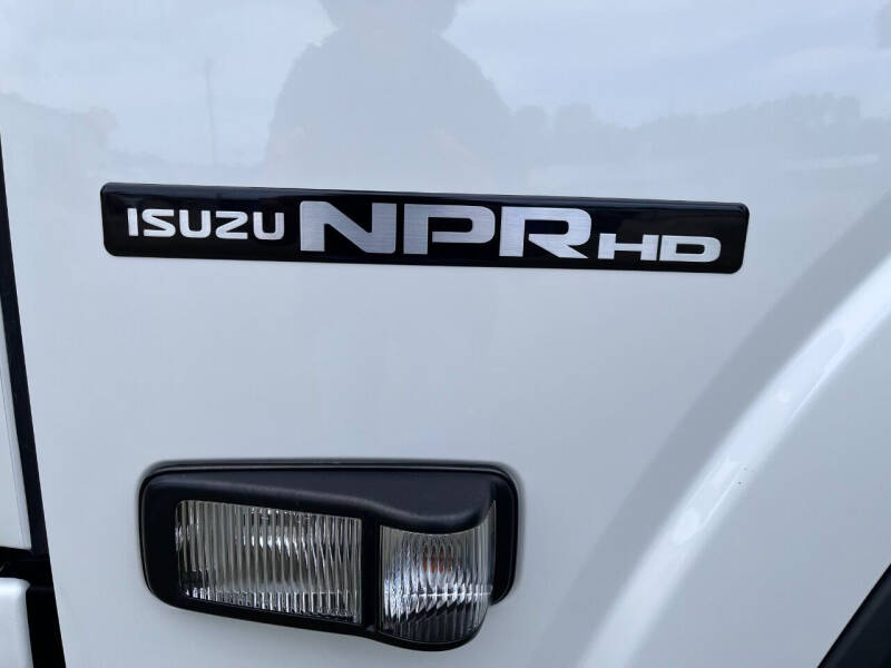2019 Isuzu NPR HD