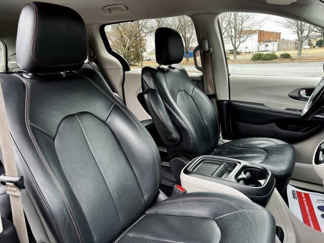 2020 Chrysler Pacifica Touring L