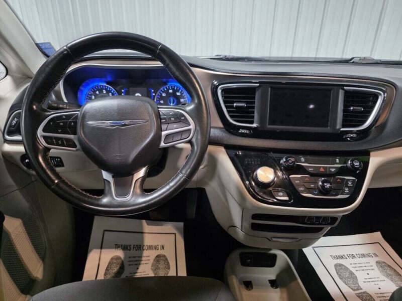 2021 Chrysler Voyager LX