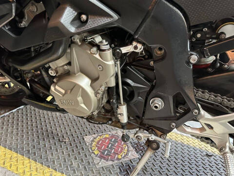 2021 BMW S 1000 R Black Storm Metallic