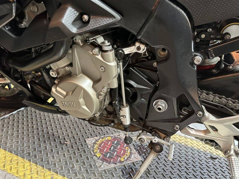 2021 BMW S 1000 R Black Storm Metallic