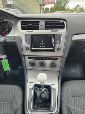 2015 Volkswagen Golf TSI Launch Edition