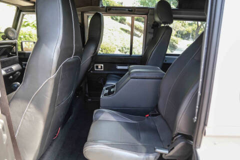 1984 Land Rover Defender