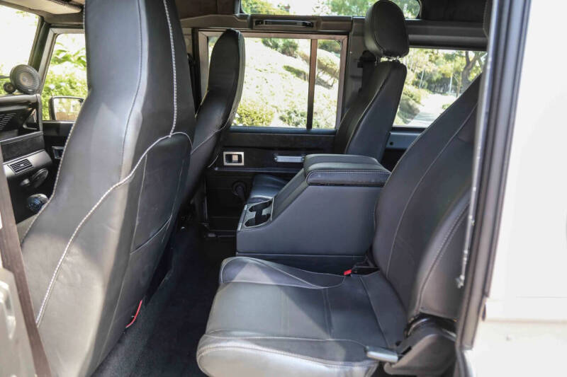 1984 Land Rover Defender
