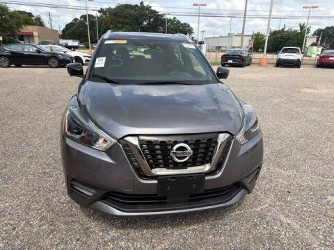 2020 Nissan Kicks SR
