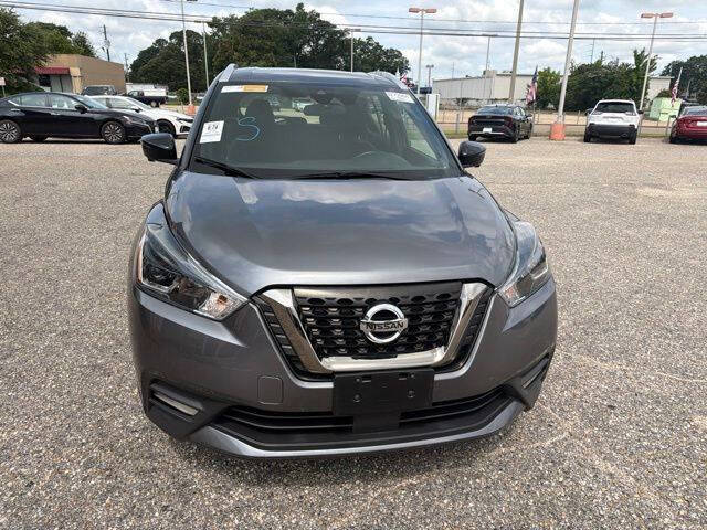 2020 Nissan Kicks SR