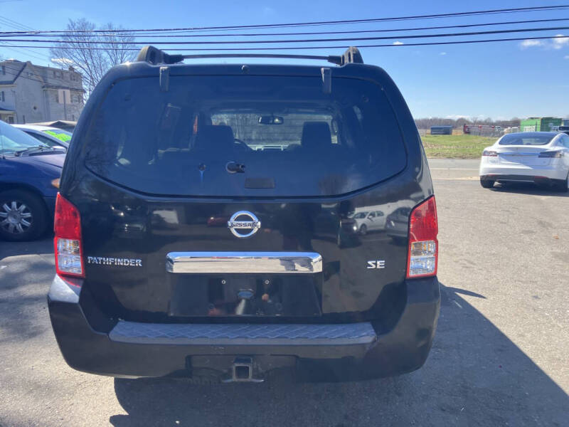 2006 Nissan Pathfinder LE