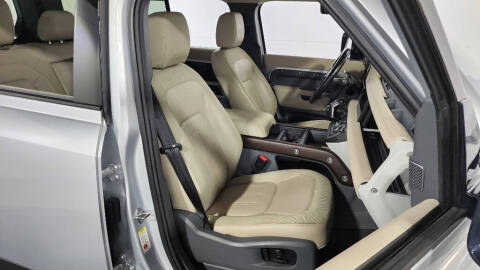 2020 Land Rover Defender 110 SE