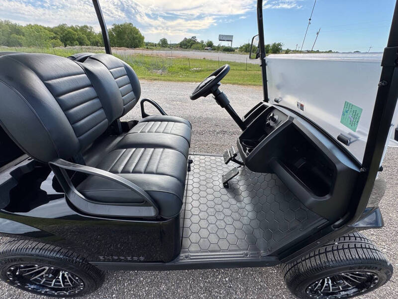 2026 E-Z-GO EXPRESS S4 EFI Gas Summit X