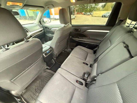 2017 Toyota Highlander LE