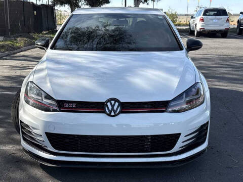 2017 Volkswagen Golf GTI S