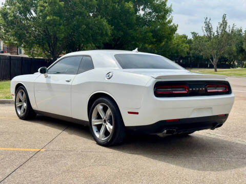 2015 Dodge Challenger SXT