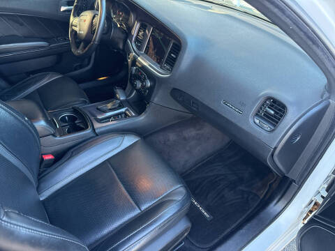 2017 Dodge Charger SXT