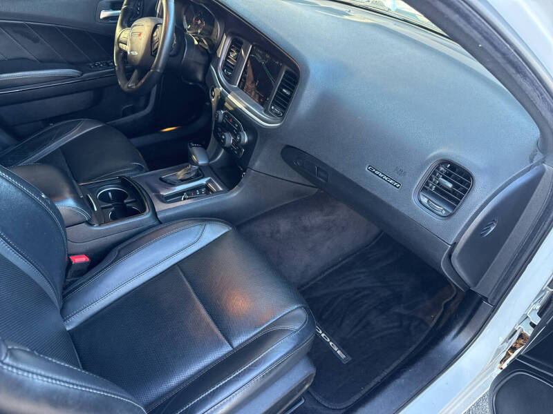 2017 Dodge Charger SXT