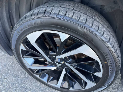 2023 Mitsubishi Outlander SE